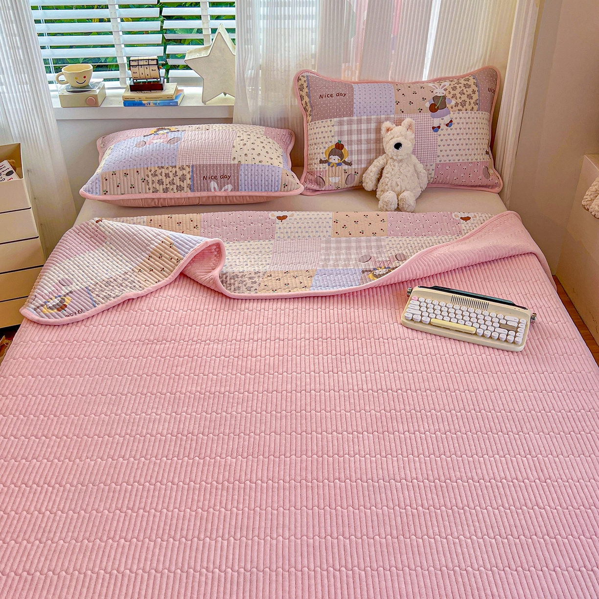 91家纺网 家纺一手货源 找家纺 X猫先生 2025新品棉加绒床盖一面全棉一面牛奶绒床盖炕盖加厚床单床垫四季款系列二 丹麦女孩（A棉B绒）