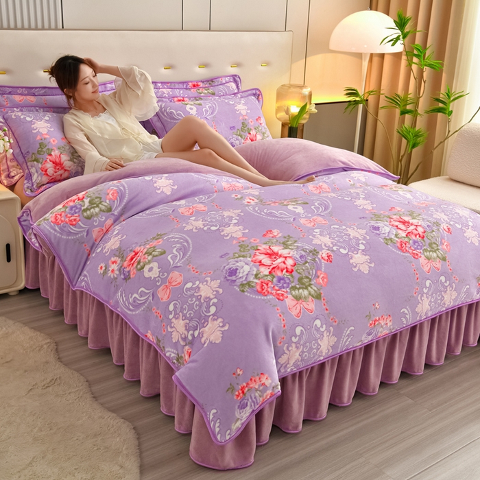 91家纺网 家纺一手货源 找家纺 绘萱2025新品爆款8斤包边印花牛奶绒四件套床裙款法莱绒金貂貂狐 云尚花谷-紫