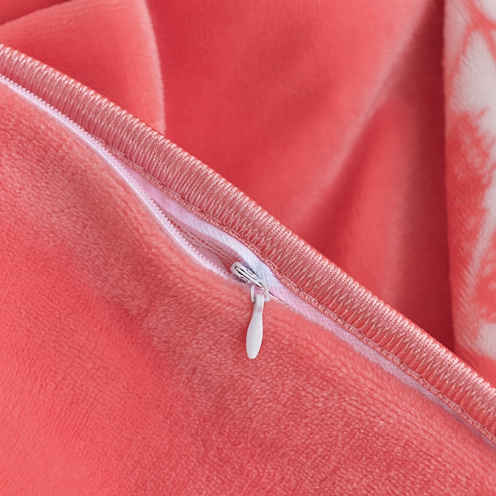 91家纺网 家纺一手货源 找家纺 绘萱2025新品爆款8斤包边印花牛奶绒四件套床裙款法莱绒金貂貂狐 枝繁叶茂-粉