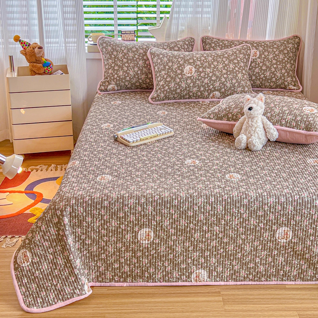 91家纺网 家纺一手货源 找家纺 X猫先生 2025新品棉加绒床盖一面全棉一面牛奶绒床盖炕盖加厚床单床垫四季款系列二 繁花小熊（A棉B绒）