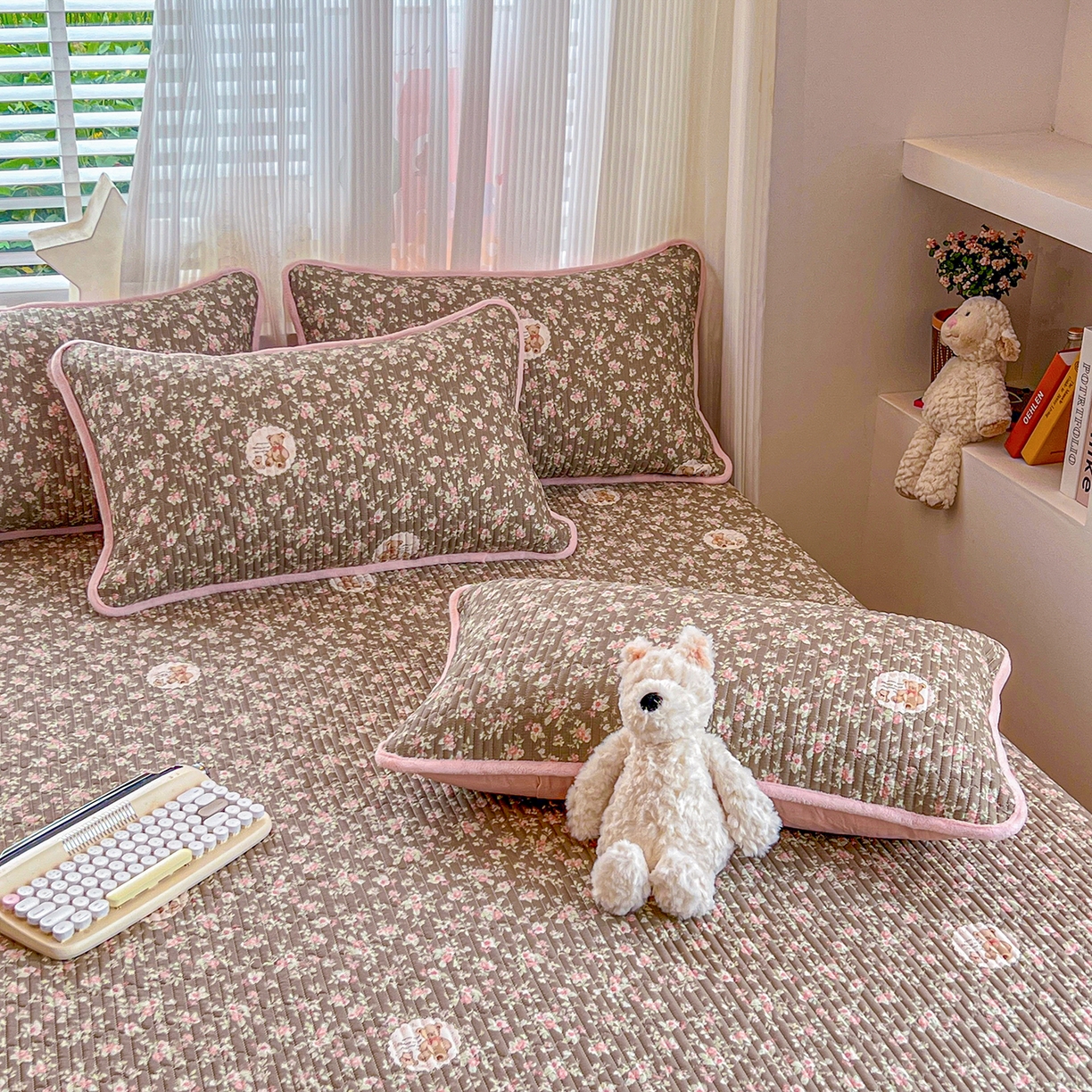 91家纺网 家纺一手货源 找家纺 X猫先生 2025新品棉加绒床盖一面全棉一面牛奶绒床盖炕盖加厚床单床垫四季款系列二 繁花小熊（A棉B绒）