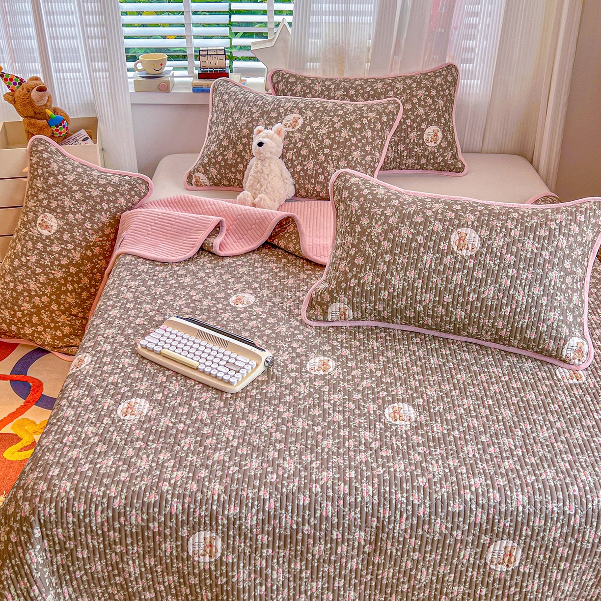 91家纺网 家纺一手货源 找家纺 X猫先生 2025新品棉加绒床盖一面全棉一面牛奶绒床盖炕盖加厚床单床垫四季款系列二 繁花小熊（A棉B绒）