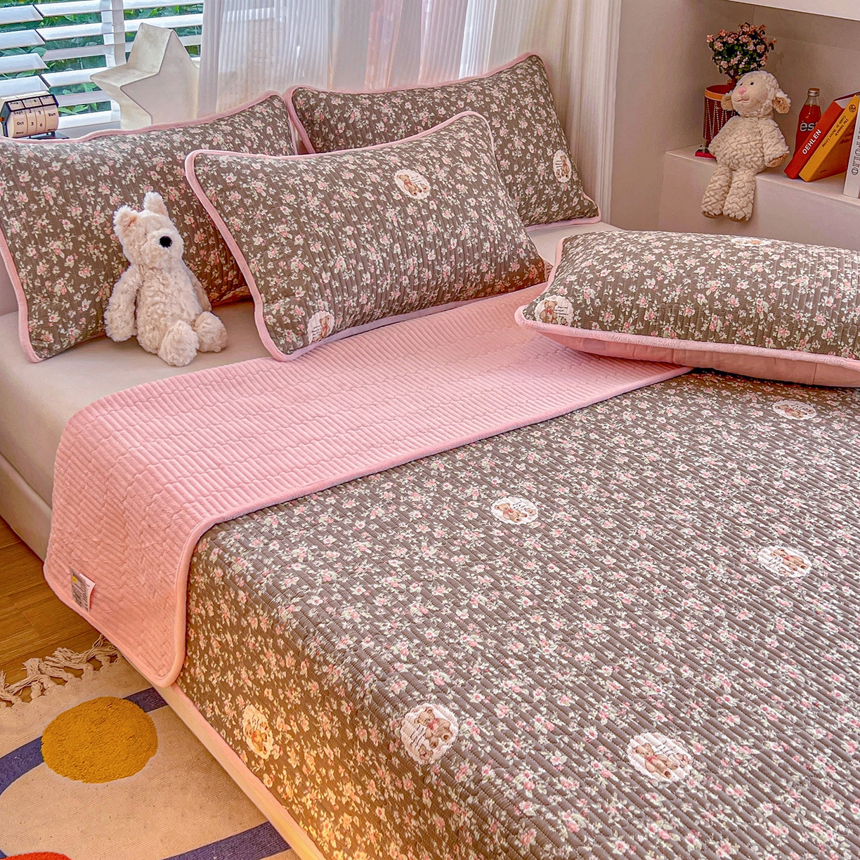 91家纺网 家纺一手货源 找家纺 X猫先生 2025新品棉加绒床盖一面全棉一面牛奶绒床盖炕盖加厚床单床垫四季款系列二 繁花小熊（A棉B绒）