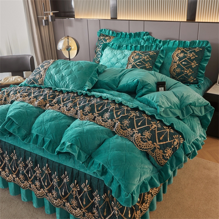 91家纺网 家纺一手货源 找家纺 屹成家纺2025新款水晶绒夹棉绗缝床裙四件套（塞纳河畔）四件套起售价不低于230元 翡翠绿