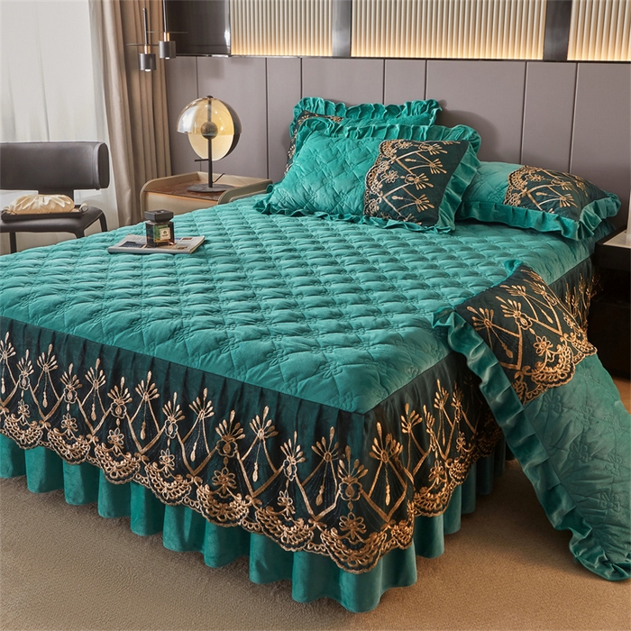 91家纺网 家纺一手货源 找家纺 屹成家纺2025新款水晶绒夹棉绗缝床裙四件套（塞纳河畔）四件套起售价不低于230元 翡翠绿