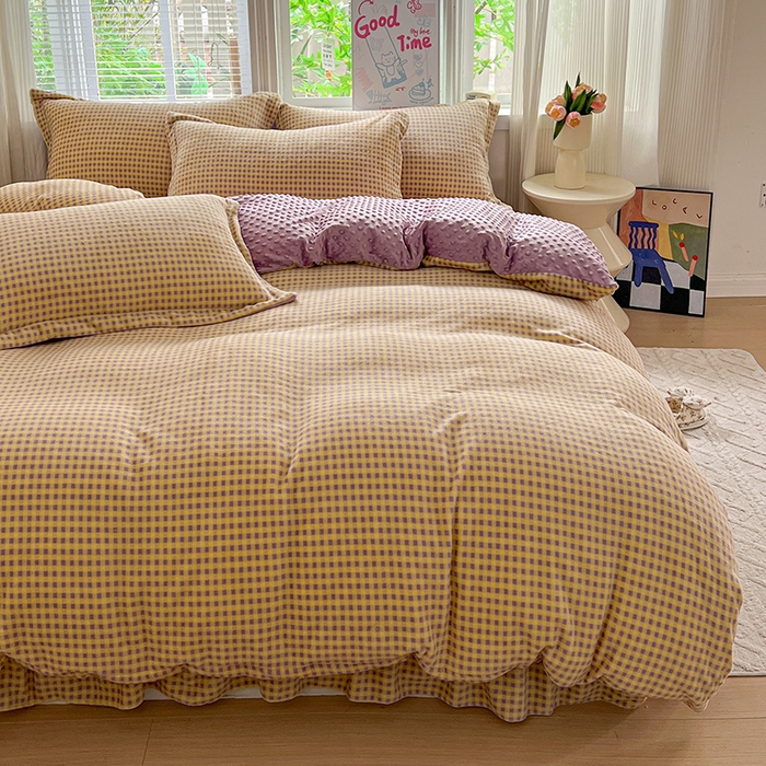 91家纺网 家纺一手货源 找家纺 一比一 2025新款加厚保暖豆豆牛奶绒床盖款四件套格韵