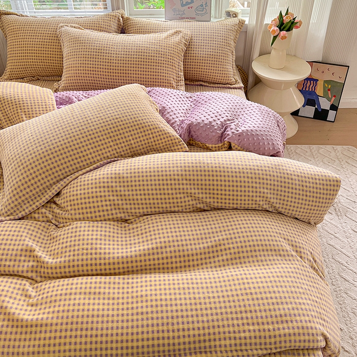 91家纺网 家纺一手货源 找家纺 一比一 2025新款加厚保暖豆豆牛奶绒床盖款四件套格韵