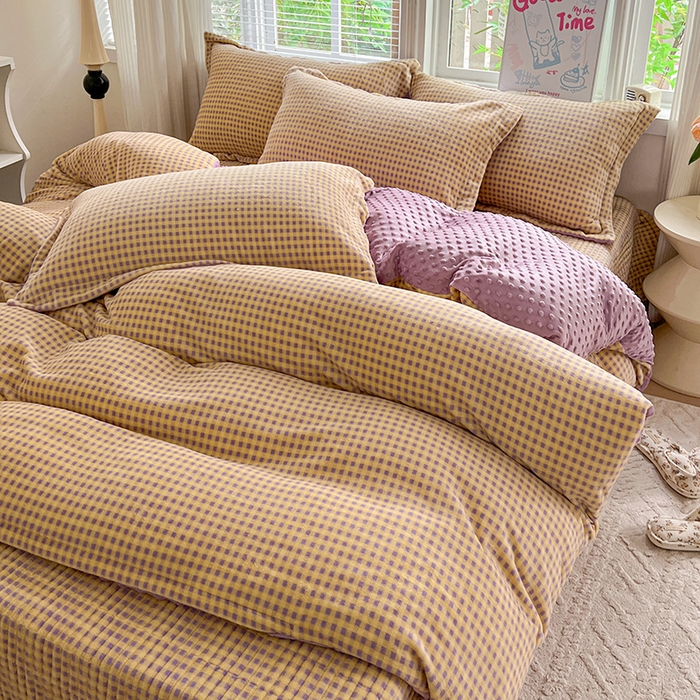 91家纺网 家纺一手货源 找家纺 一比一 2025新款加厚保暖豆豆牛奶绒床盖款四件套格韵