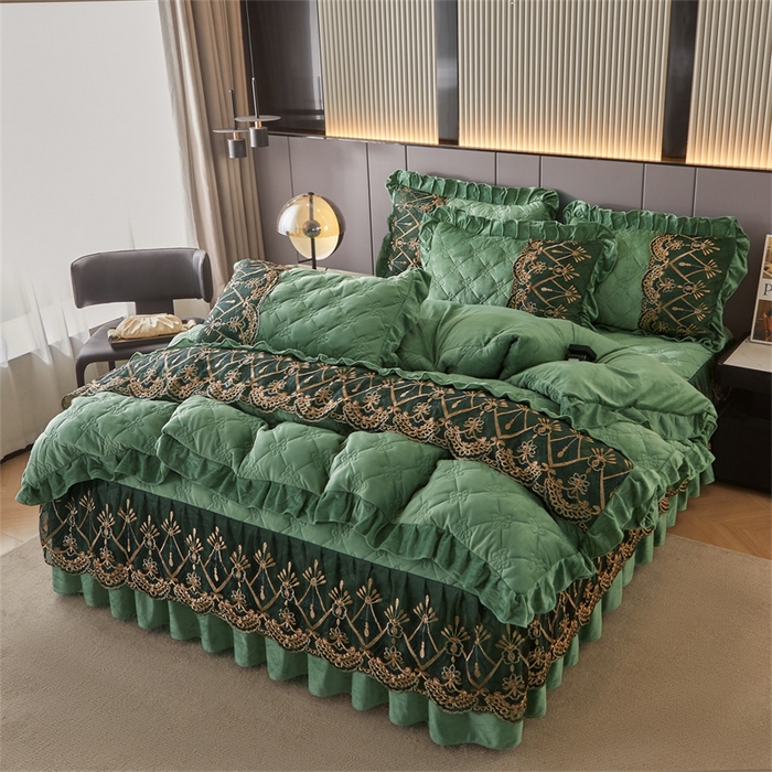 91家纺网 家纺一手货源 找家纺 屹成家纺2025新款水晶绒夹棉绗缝床裙四件套（塞纳河畔）四件套起售价不低于230元 橄榄绿