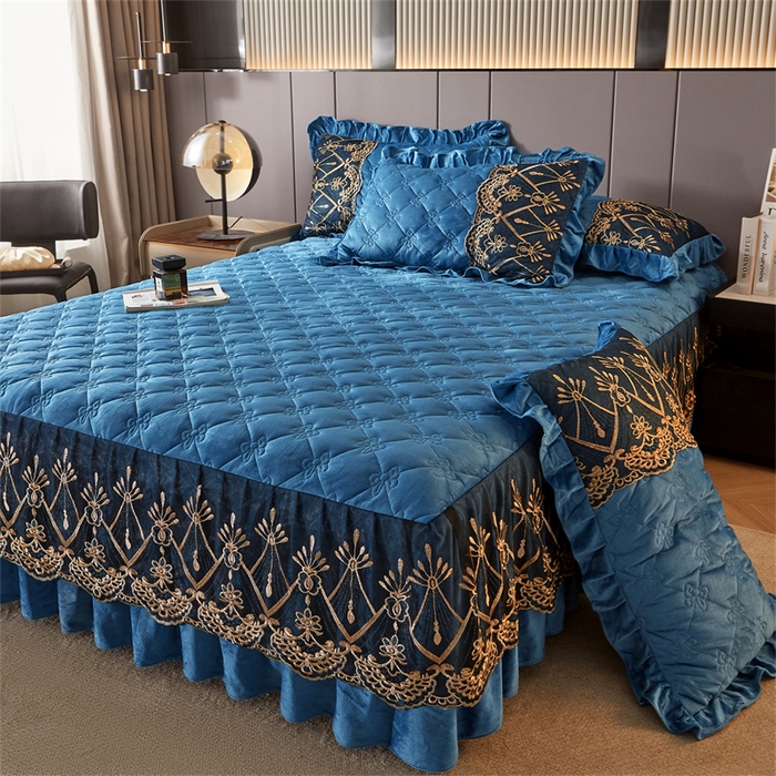 91家纺网 家纺一手货源 找家纺 屹成家纺2025新款水晶绒夹棉绗缝床裙四件套（塞纳河畔）四件套起售价不低于230元 蔚蓝