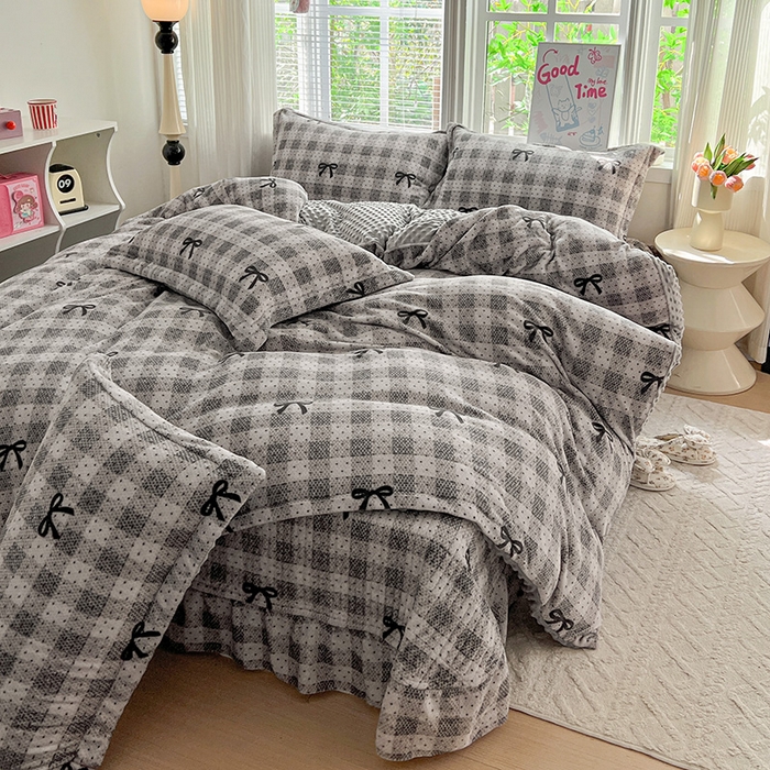 91家纺网 家纺一手货源 找家纺 一比一 2025新款加厚保暖豆豆牛奶绒床盖款四件套蝴蝶结