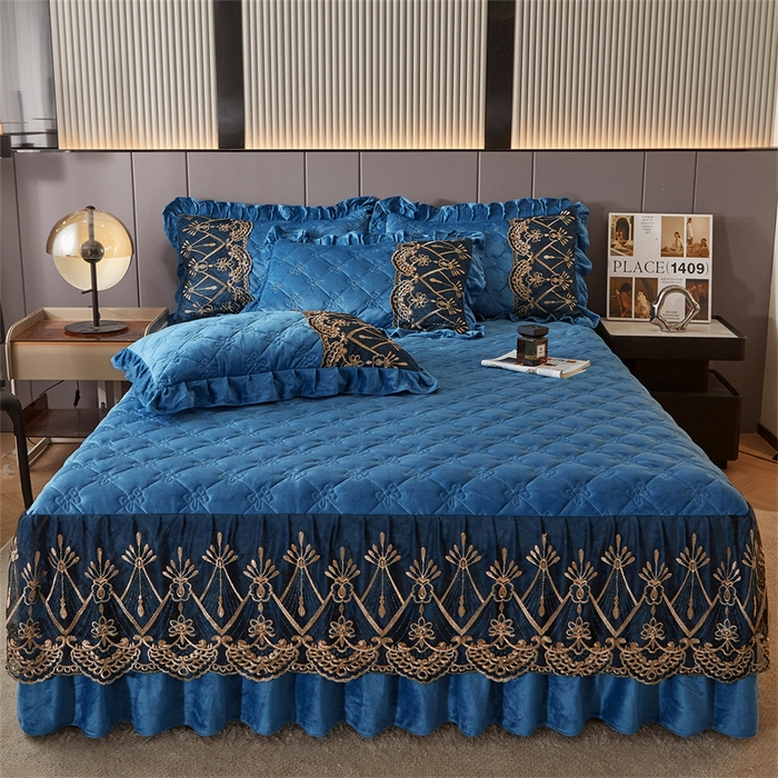 91家纺网 家纺一手货源 找家纺 （总）屹成家纺2025新款水晶绒夹棉绗缝蕾丝床裙三件套（塞纳河畔）床裙单件起售价不低于105元