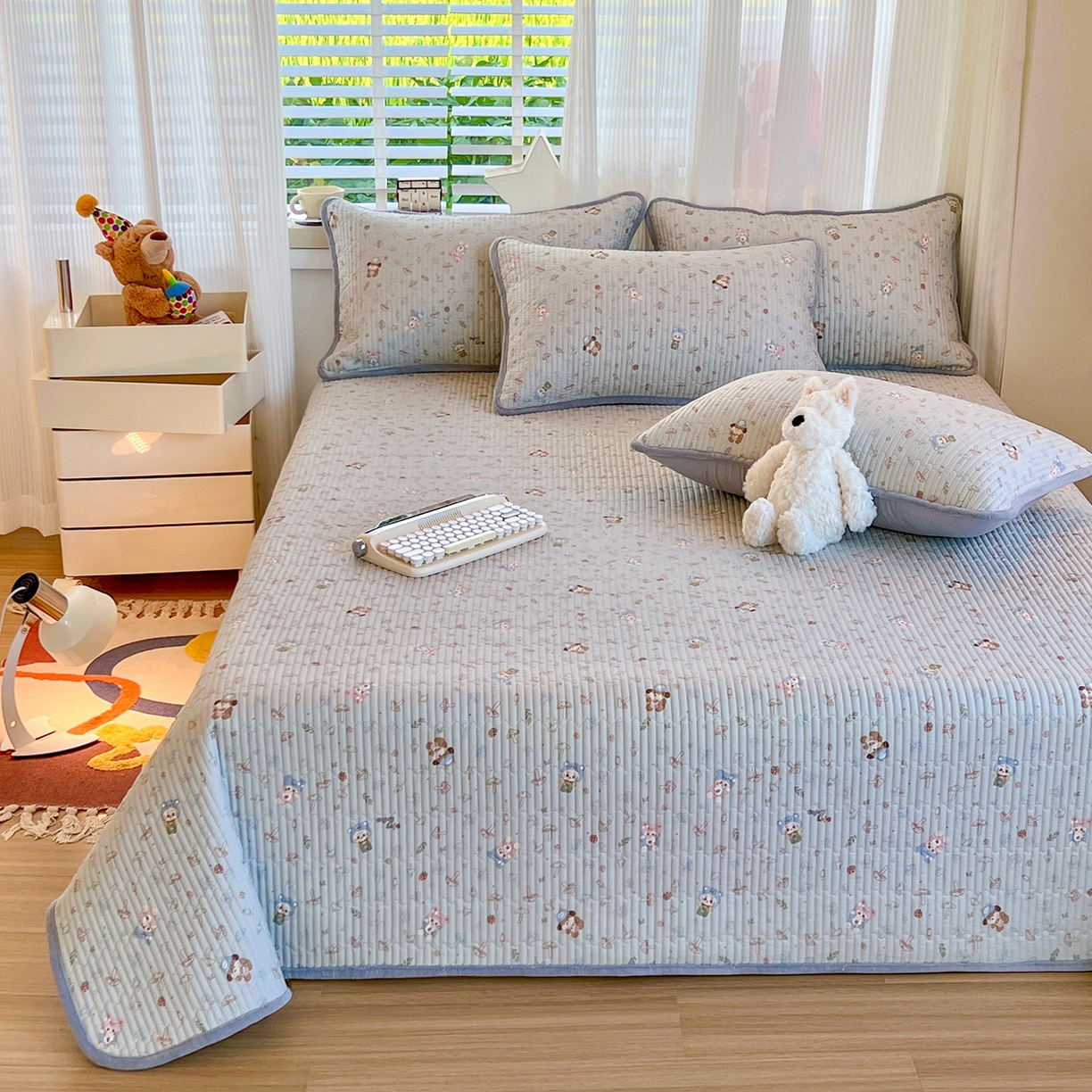 91家纺网 家纺一手货源 找家纺 X猫先生 2025新品棉加绒床盖一面全棉一面牛奶绒床盖炕盖加厚床单床垫四季款系列二 蘑菇小镇(A棉B绒）