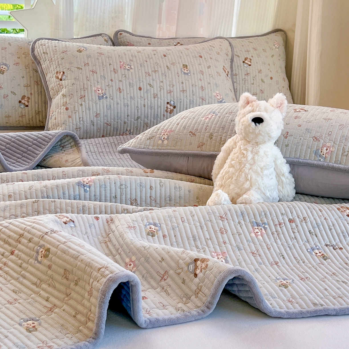 91家纺网 家纺一手货源 找家纺 X猫先生 2025新品棉加绒床盖一面全棉一面牛奶绒床盖炕盖加厚床单床垫四季款系列二 蘑菇小镇(A棉B绒）