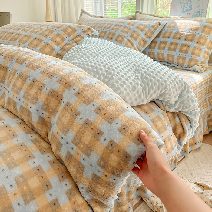 91家纺网 家纺一手货源 找家纺 一比一 2025新款加厚保暖豆豆牛奶绒床盖款四件套简爱