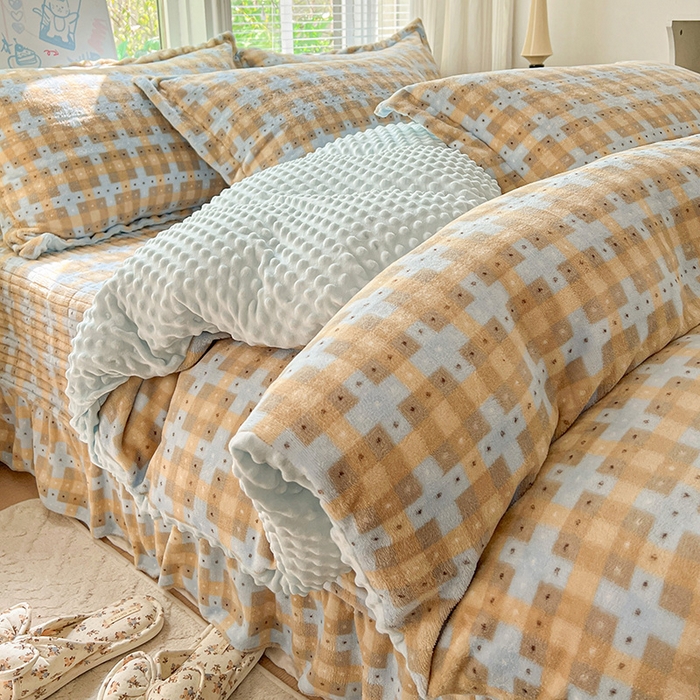 91家纺网 家纺一手货源 找家纺 一比一 2025新款加厚保暖豆豆牛奶绒床盖款四件套简爱