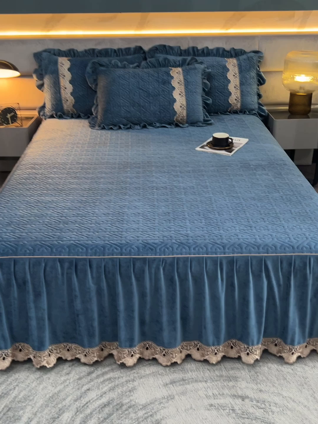 91家纺网 家纺一手货源 找家纺 忘忧草 2025新款婴儿绒夹棉单床裙 床裙单件-安娜系列 安娜-梦幻蓝