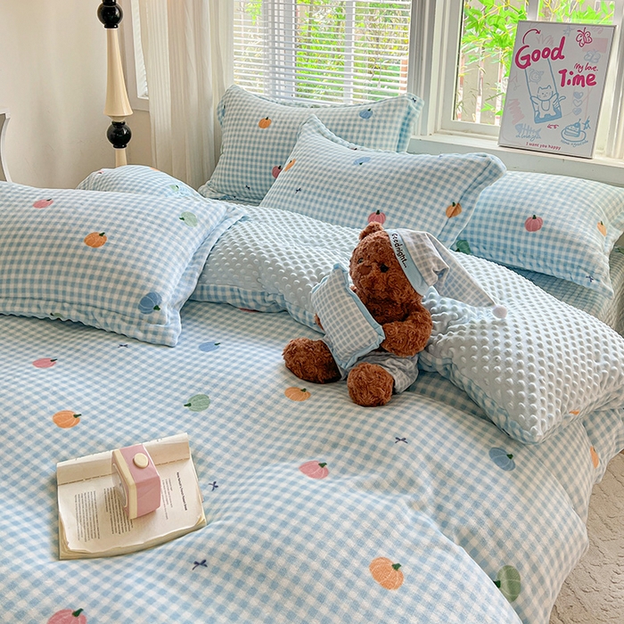 91家纺网 家纺一手货源 找家纺 一比一 2025新款加厚保暖豆豆牛奶绒床盖款四件套蓝格南瓜