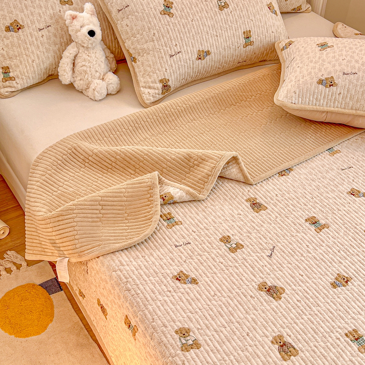 91家纺网 家纺一手货源 找家纺 X猫先生 2025新品棉加绒床盖一面全棉一面牛奶绒床盖炕盖加厚床单床垫四季款系列二 趴趴熊(A棉B绒）