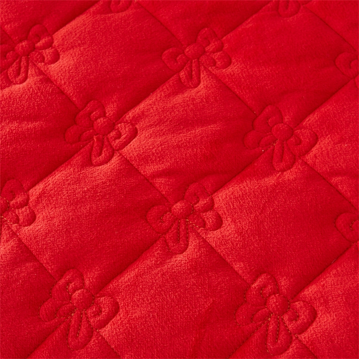 91家纺网 家纺一手货源 找家纺 （总）屹成家纺2025新款水晶绒夹棉绗缝蕾丝床裙三件套（塞纳河畔）床裙单件起售价不低于105元