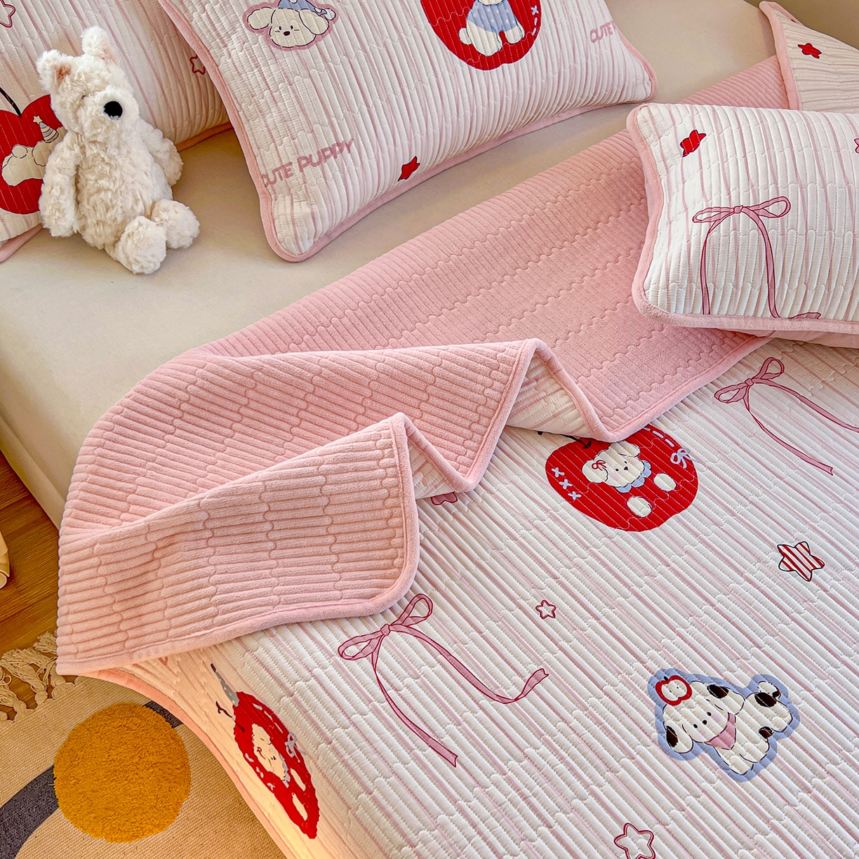 91家纺网 家纺一手货源 找家纺 X猫先生 2025新品棉加绒床盖一面全棉一面牛奶绒床盖炕盖加厚床单床垫四季款系列二 甜心苹果派(A棉B绒）