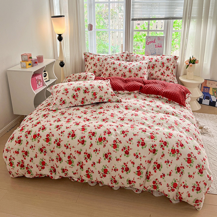 91家纺网 家纺一手货源 找家纺 一比一 2025新款加厚保暖豆豆牛奶绒床盖款四件套玫瑰之约 - 白