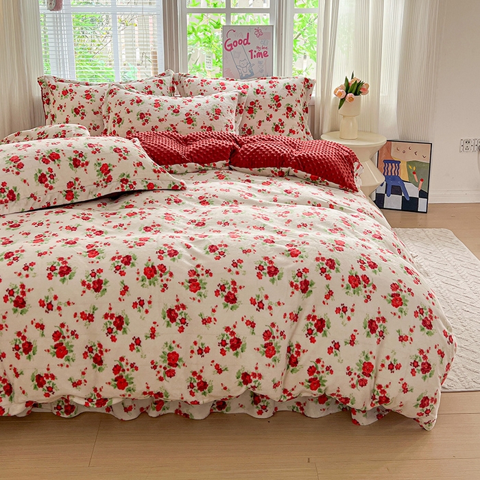 91家纺网 家纺一手货源 找家纺 一比一 2025新款加厚保暖豆豆牛奶绒床盖款四件套玫瑰之约 - 白