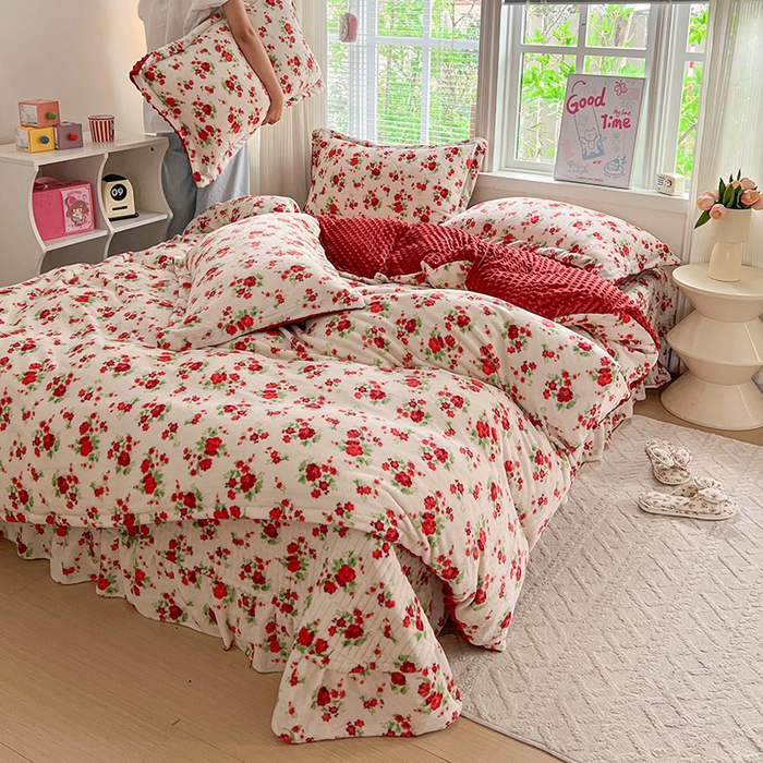 91家纺网 家纺一手货源 找家纺 一比一 2025新款加厚保暖豆豆牛奶绒床盖款四件套玫瑰之约 - 白