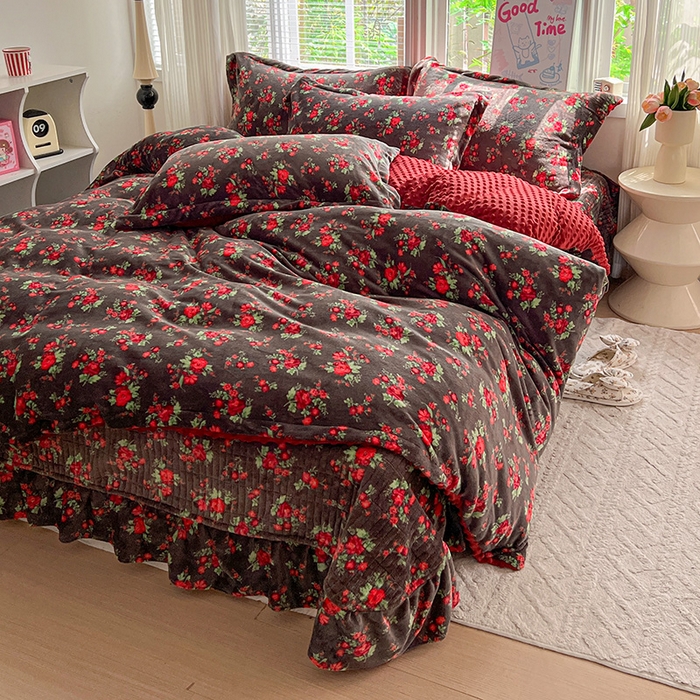 91家纺网 家纺一手货源 找家纺 一比一 2025新款加厚保暖豆豆牛奶绒床盖款四件套玫瑰之约 - 黑