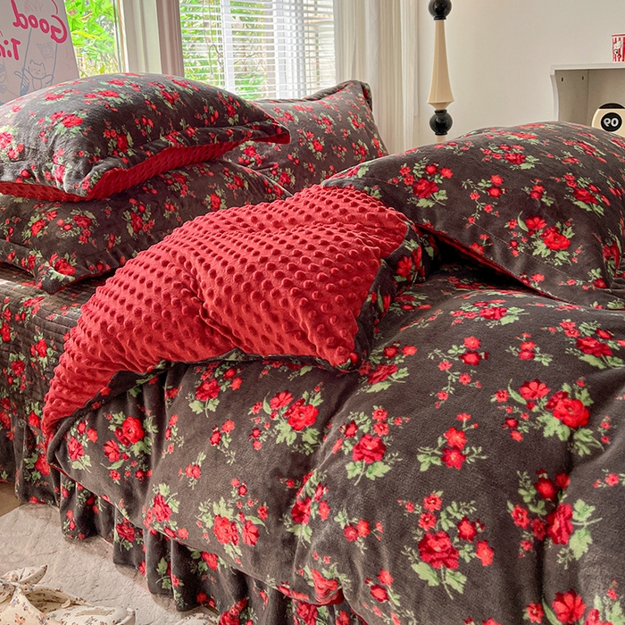 91家纺网 家纺一手货源 找家纺 一比一 2025新款加厚保暖豆豆牛奶绒床盖款四件套玫瑰之约 - 黑