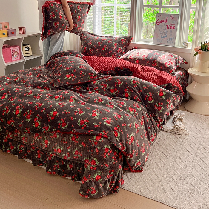 91家纺网 家纺一手货源 找家纺 一比一 2025新款加厚保暖豆豆牛奶绒床盖款四件套玫瑰之约 - 黑