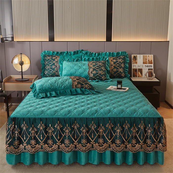 屹成家纺2025新款水晶绒夹棉绗缝蕾丝床裙三件套（塞纳河畔）床裙单件起售价不低于105元 翡翠绿