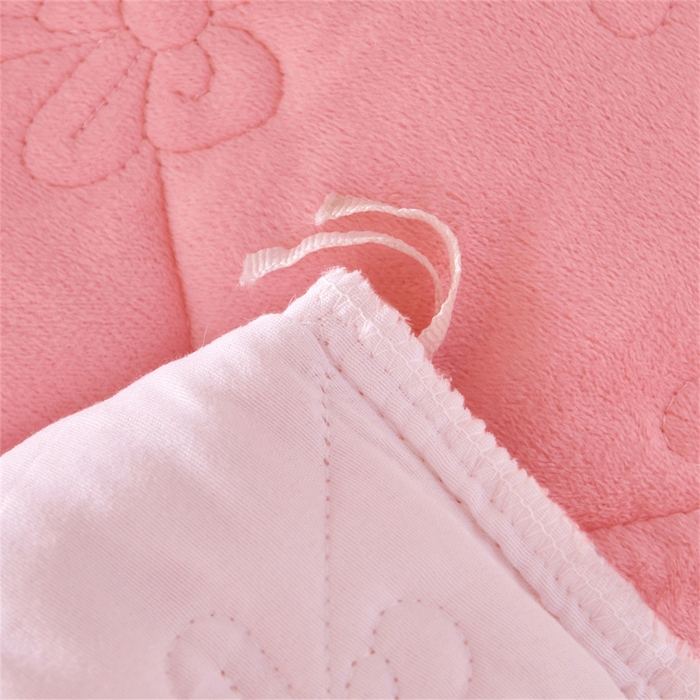 91家纺网 家纺一手货源 找家纺 屹成家纺2025新款水晶绒夹棉绗缝蕾丝床裙三件套（塞纳河畔）床裙单件起售价不低于105元 粉玉