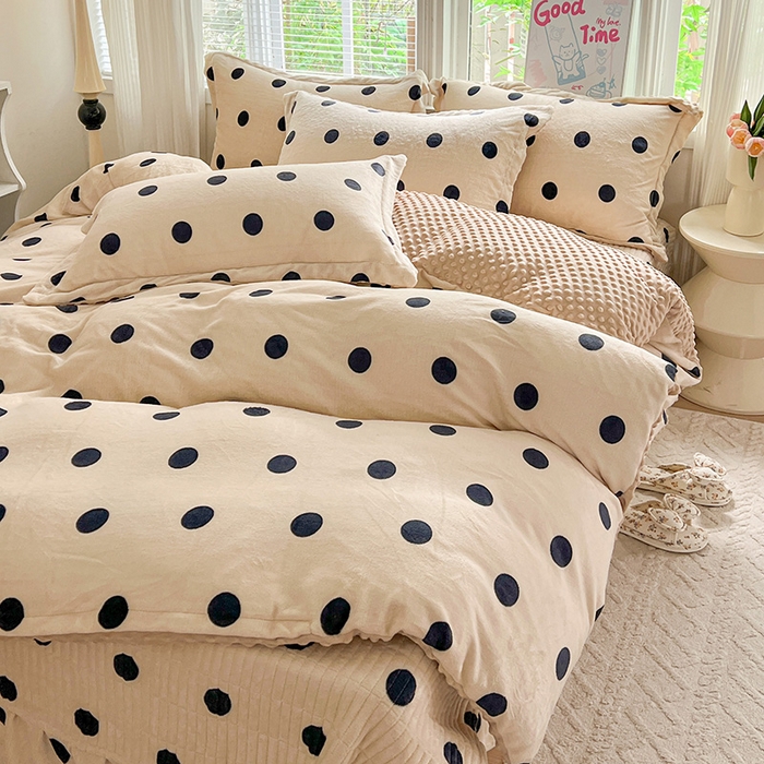 91家纺网 家纺一手货源 找家纺 一比一 2025新款加厚保暖豆豆牛奶绒床盖款四件套奶茶啵啵