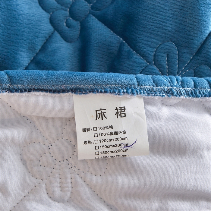 91家纺网 家纺一手货源 找家纺 屹成家纺2025新款水晶绒夹棉绗缝蕾丝床裙三件套（塞纳河畔）床裙单件起售价不低于105元 蔚蓝