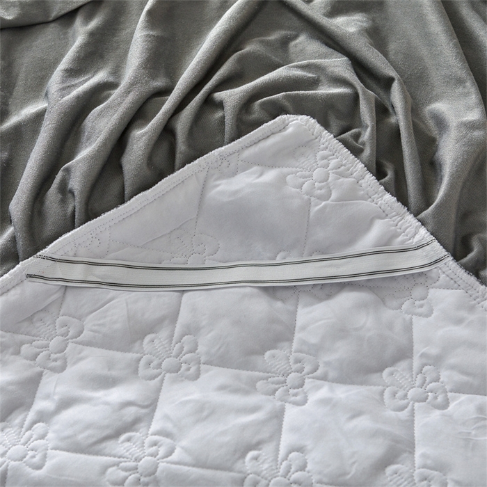 91家纺网 家纺一手货源 找家纺 屹成家纺2025新款水晶绒夹棉绗缝蕾丝床裙三件套（塞纳河畔）床裙单件起售价不低于105元 银灰