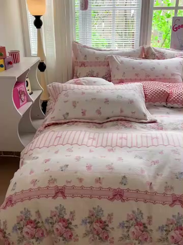 91家纺网 家纺一手货源 找家纺 一比一 2025新款加厚保暖豆豆牛奶绒床盖款四件套蔷薇语