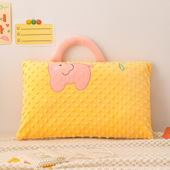 91家纺网 家纺一手货源 找家纺 （总）大熊枕芯 2025新款手提袋动物园豆豆绒儿童枕芯 枕套+内胆