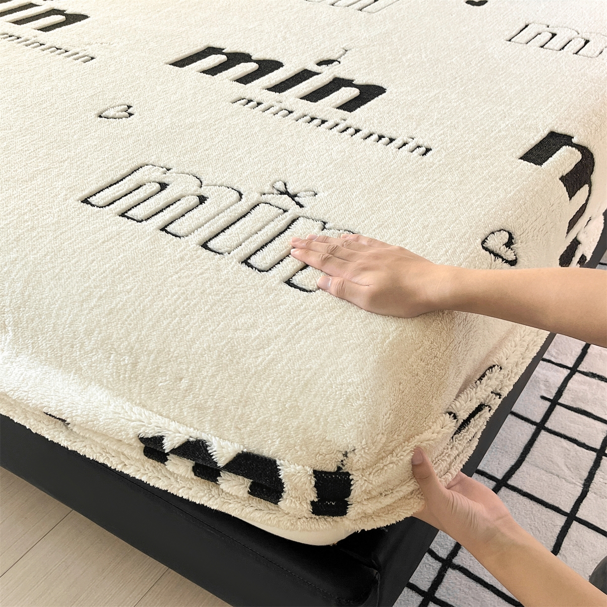 91家纺网 家纺一手货源 找家纺 （总）慕木家纺 2025新款A类高克重云暮绒床笠款四件套(跨境专供首选）提供买家秀