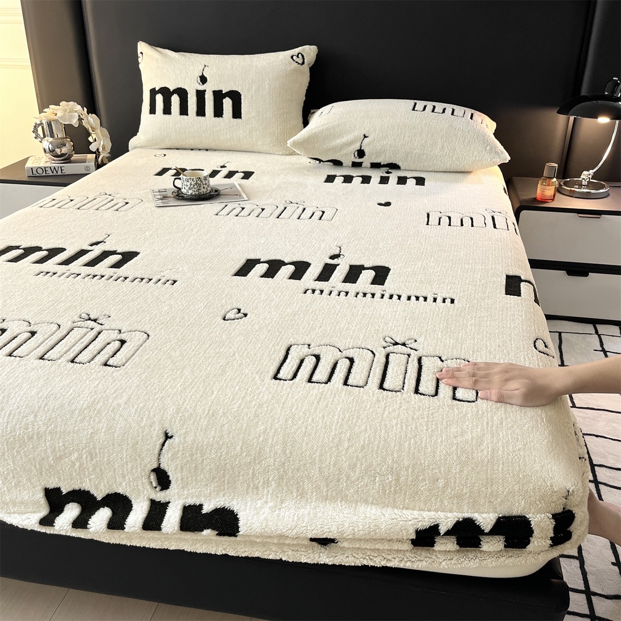 91家纺网 家纺一手货源 找家纺 （总）慕木家纺 2025新款A类高克重云暮绒床笠款四件套(跨境专供首选）提供买家秀