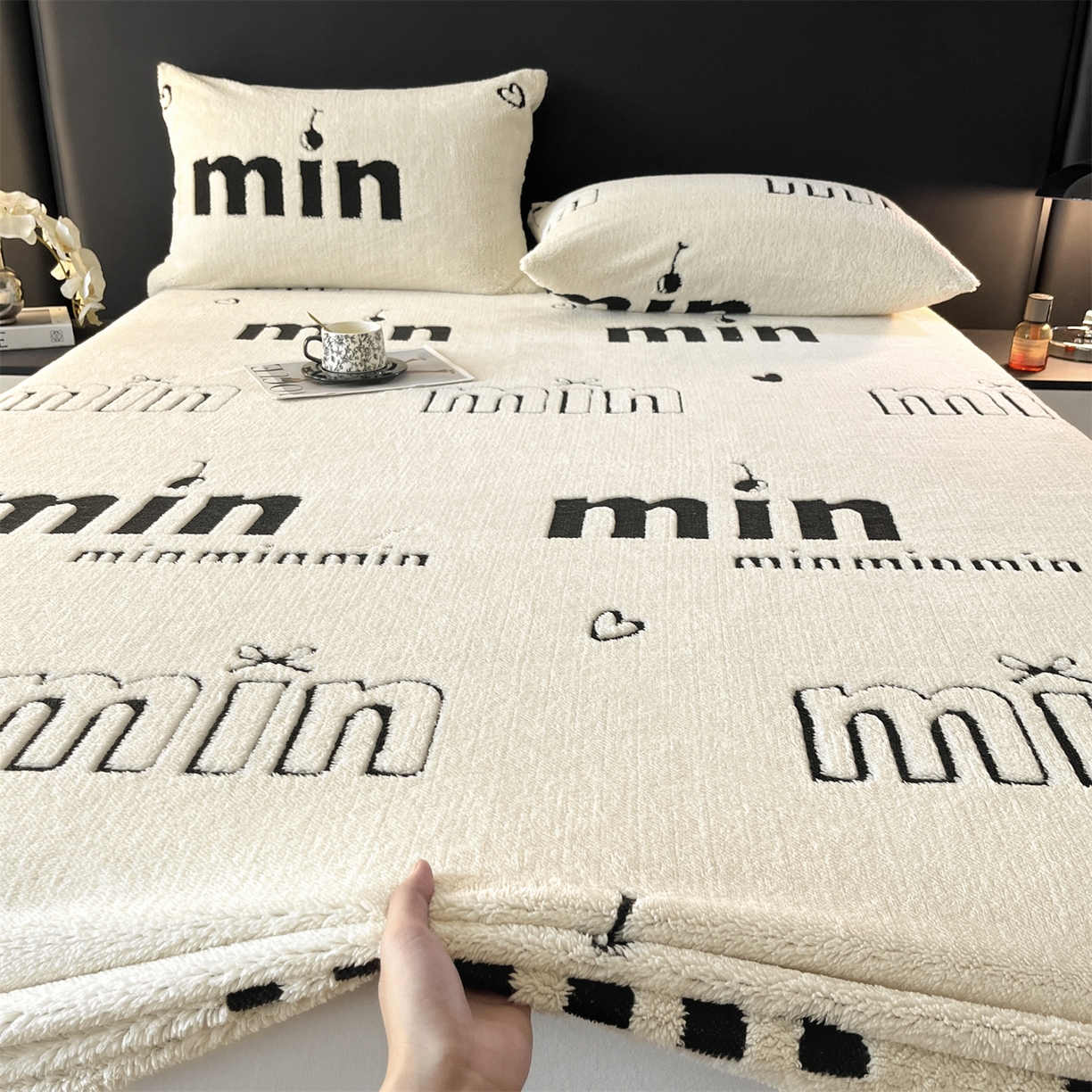 91家纺网 家纺一手货源 找家纺 慕木家纺 2025新款A类高克重云暮绒床笠款四件套(跨境专供首选）提供买家秀 云暮绒min床笠四件套-奶昔白