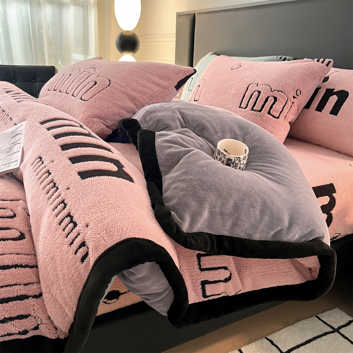 91家纺网 家纺一手货源 找家纺 慕木家纺 2025新款A类高克重云暮绒床笠款四件套(跨境专供首选）提供买家秀 云暮绒min床笠四件套-桃夭粉