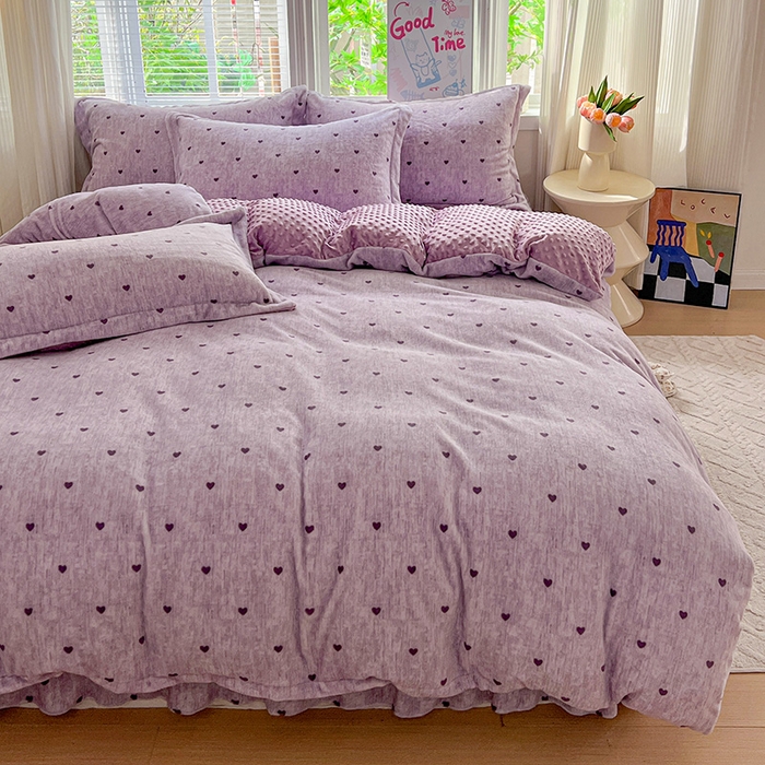 91家纺网 家纺一手货源 找家纺 一比一 2025新款加厚保暖豆豆牛奶绒床盖款四件套紫色小心心