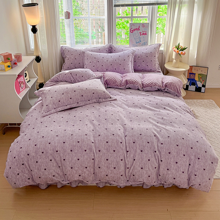 91家纺网 家纺一手货源 找家纺 一比一 2025新款加厚保暖豆豆牛奶绒床盖款四件套紫色小心心
