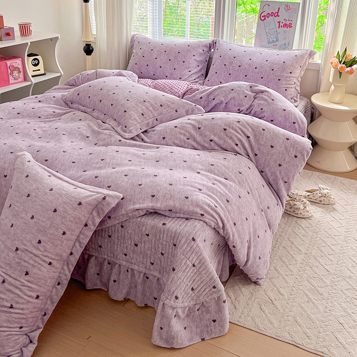 91家纺网 家纺一手货源 找家纺 一比一 2025新款加厚保暖豆豆牛奶绒床盖款四件套紫色小心心