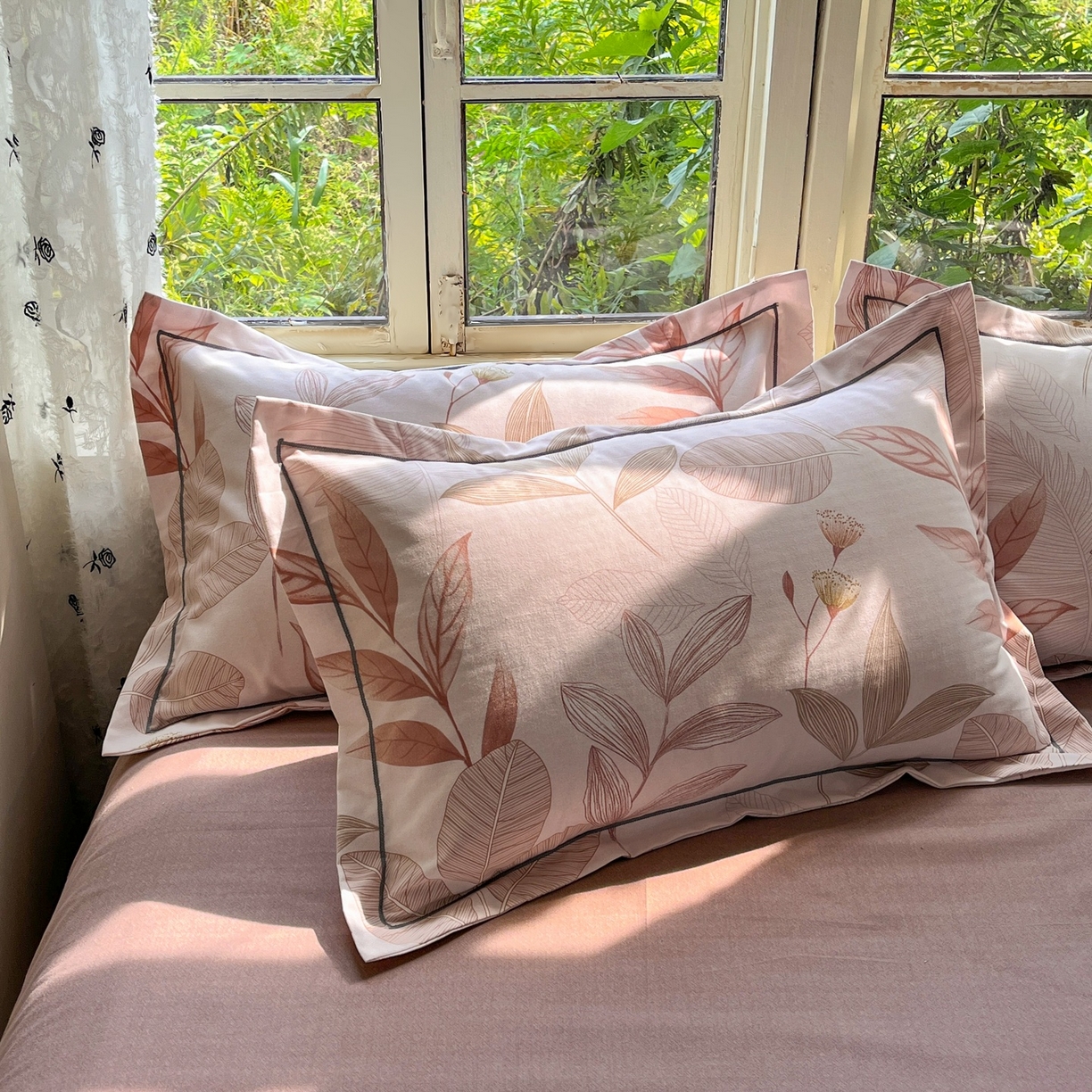 91家纺网 家纺一手货源 找家纺  简约 2025新款全棉四件套活性生态磨毛四件套 相思叶-咖