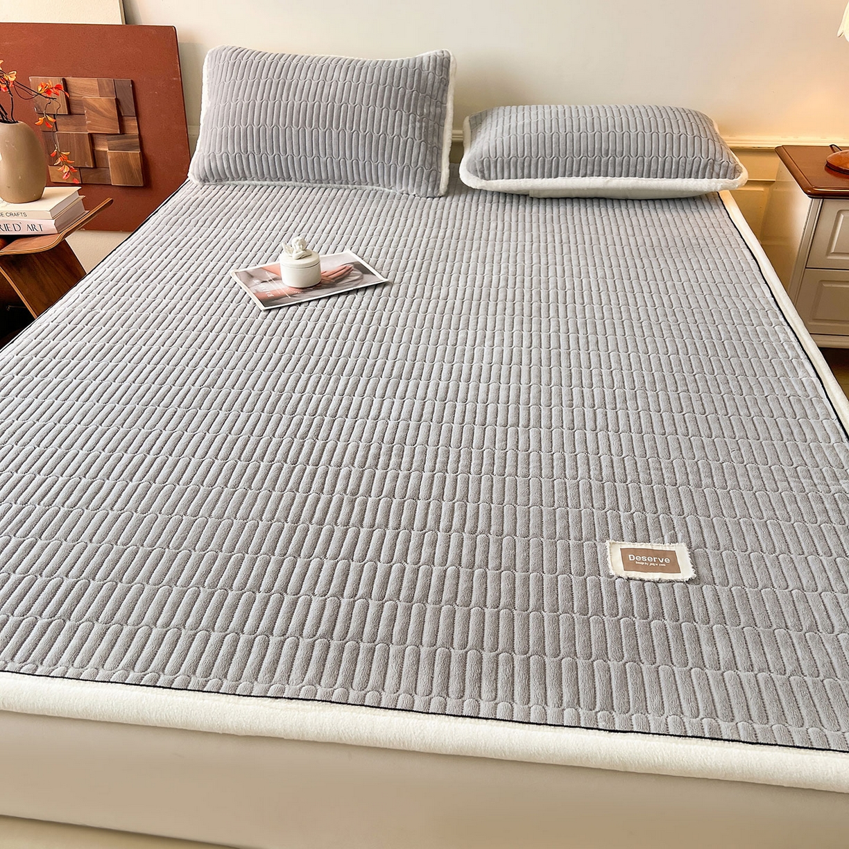 91家纺网 家纺一手货源 找家纺 喜居 2025新款A类高克重宝宝绒夹棉床褥垫-绮梦系列 绮梦-灰-宝宝绒床褥垫