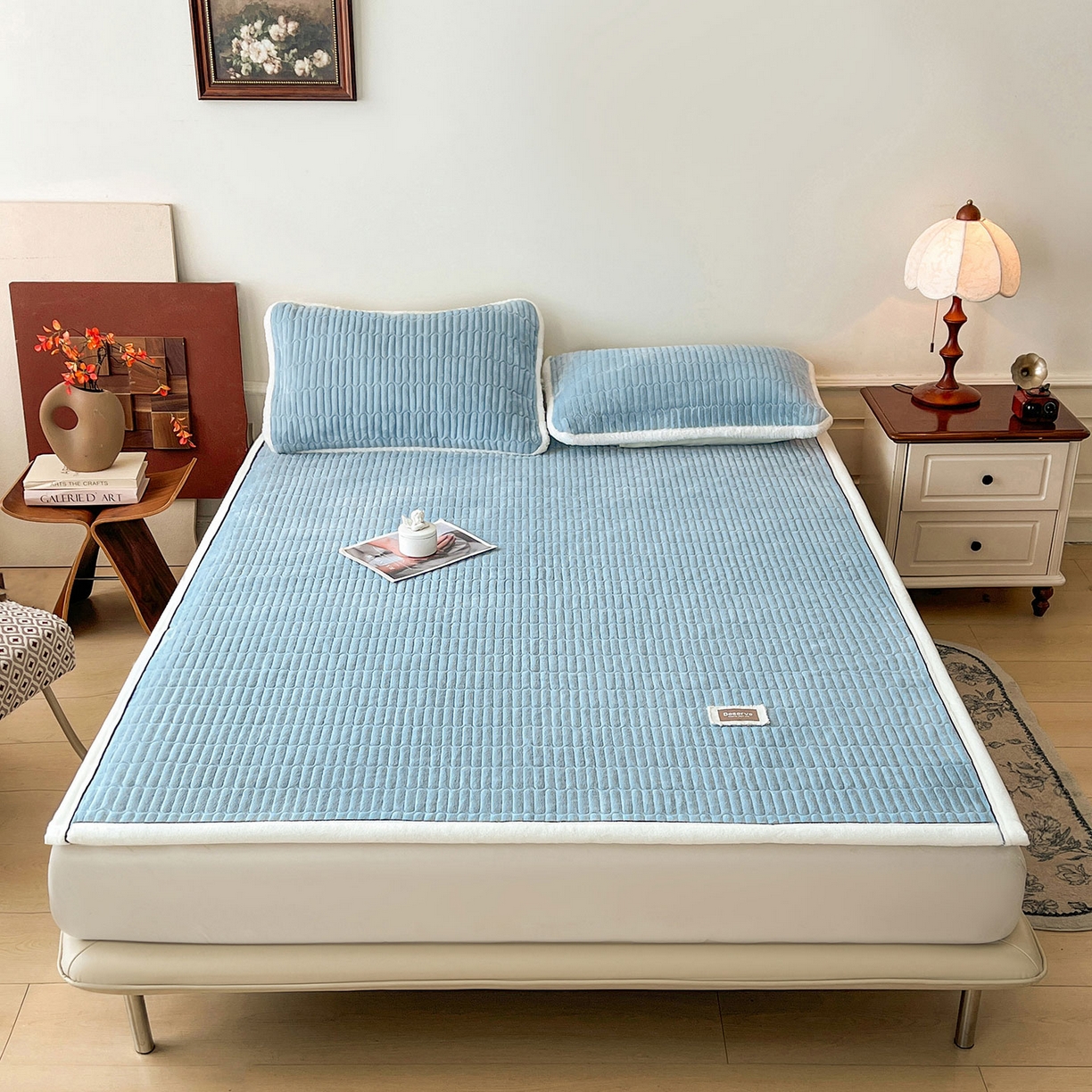 91家纺网 家纺一手货源 找家纺 喜居 2025新款A类高克重宝宝绒夹棉床褥垫-绮梦系列 绮梦-蓝-宝宝绒床褥垫