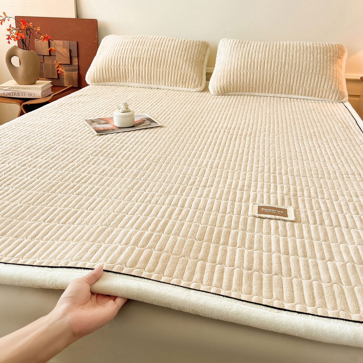 91家纺网 家纺一手货源 找家纺 喜居 2025新款A类高克重宝宝绒夹棉床褥垫-绮梦系列 绮梦-咖-宝宝绒床褥垫