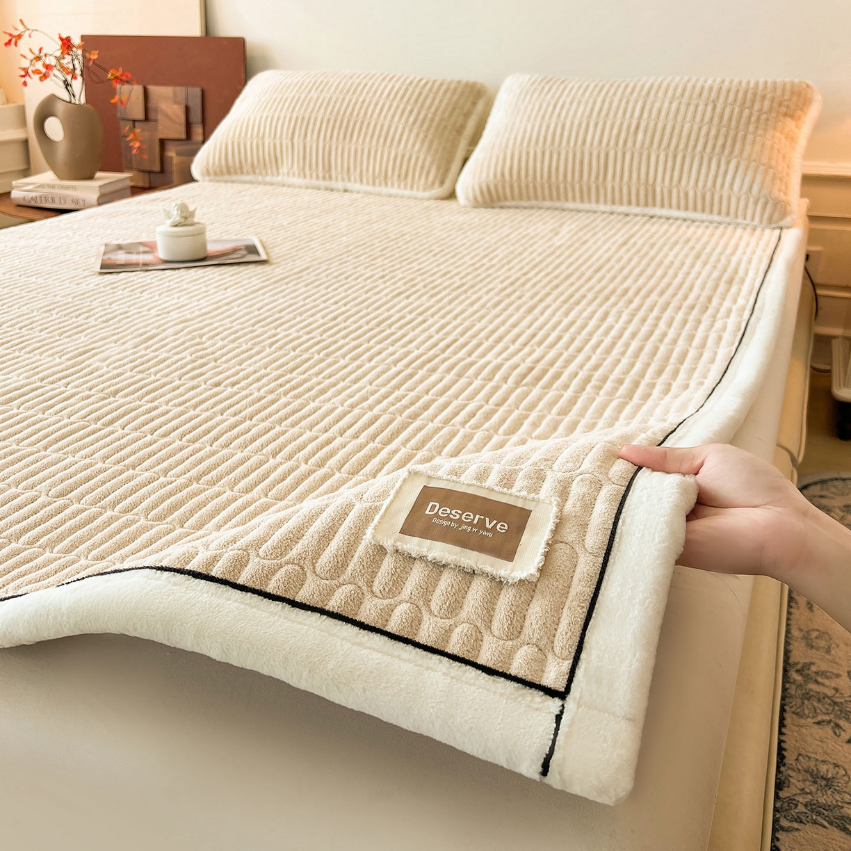 91家纺网 家纺一手货源 找家纺 喜居 2025新款A类高克重宝宝绒夹棉床褥垫-绮梦系列 绮梦-咖-宝宝绒床褥垫